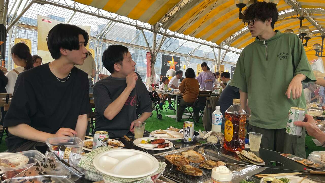 京とんちん亭で働く人の写真3枚目