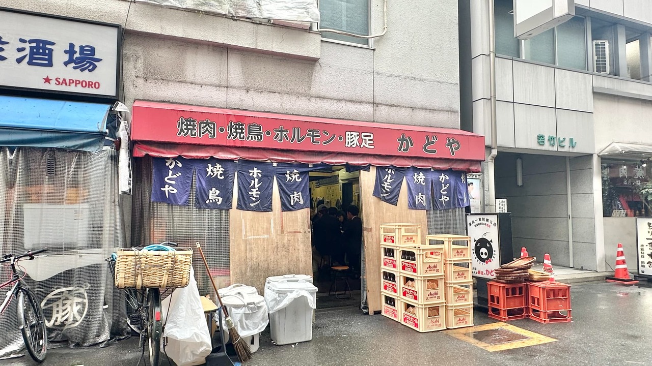 かどやで働く人の写真1枚目