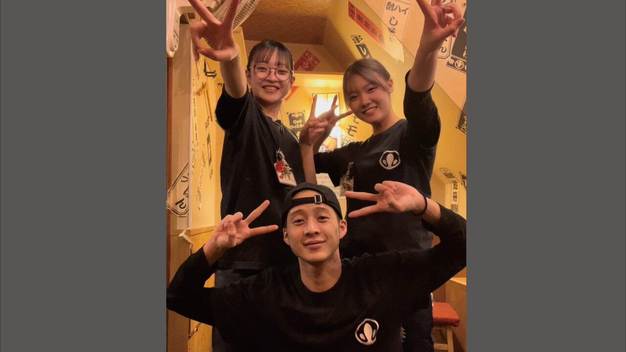 うな串焼鳥う福で働く人の写真3枚目