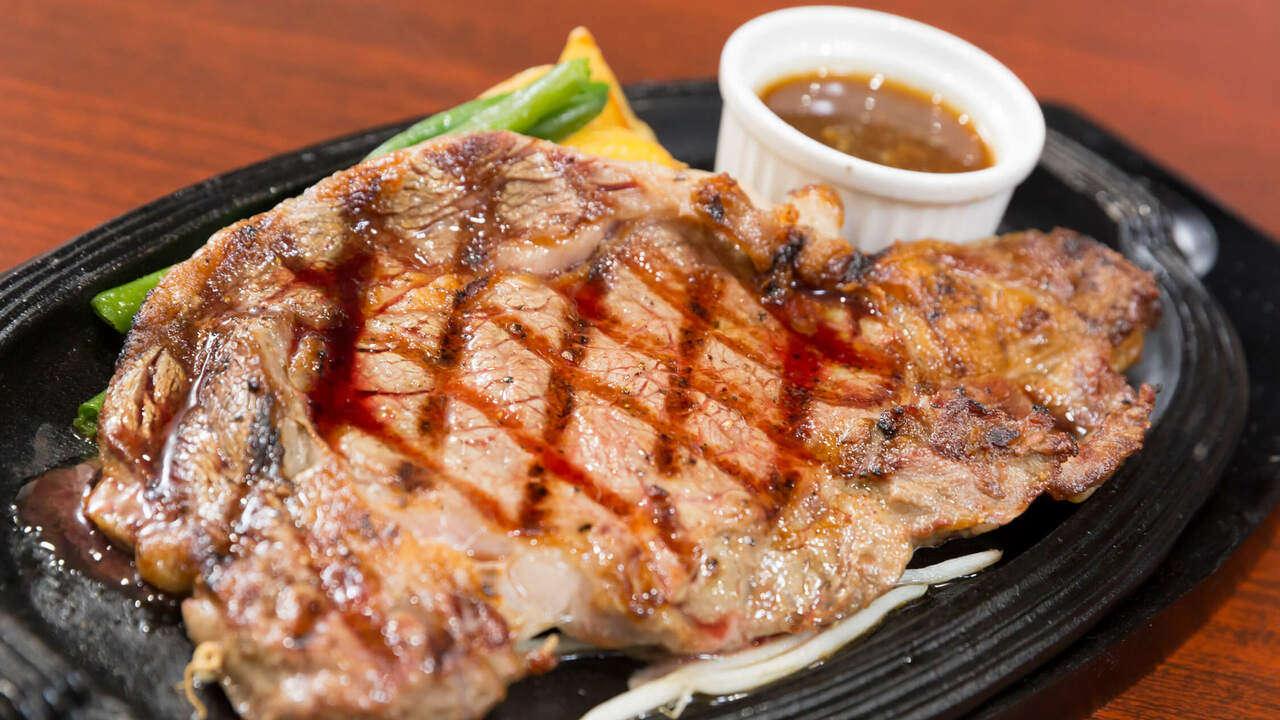 ステーキ＆ハンバーグ Denver Premiumの事業内容の写真1枚目