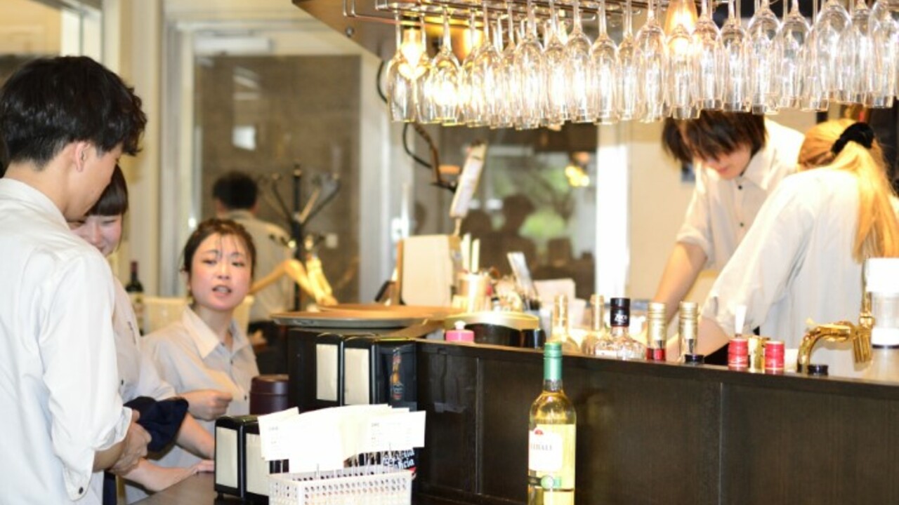 カラオラで働く人の写真1枚目