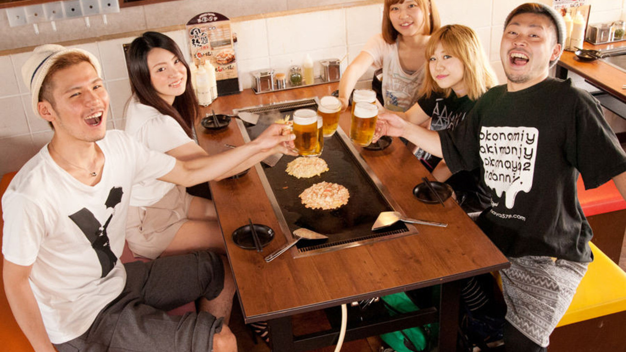 粉やで働く人の写真2枚目