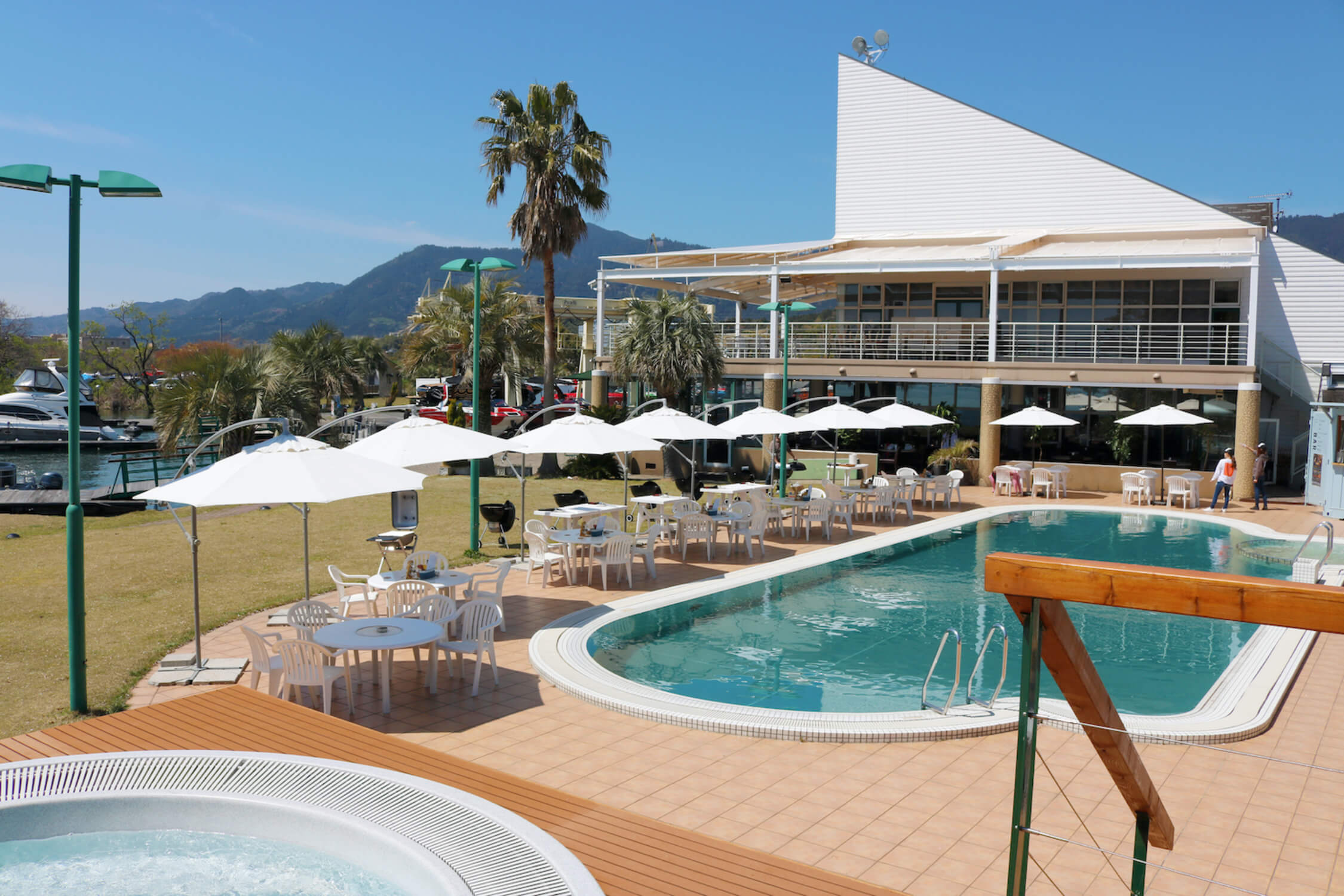 エルアイビーリゾート株式会社-eighty-eight dining 1枚目