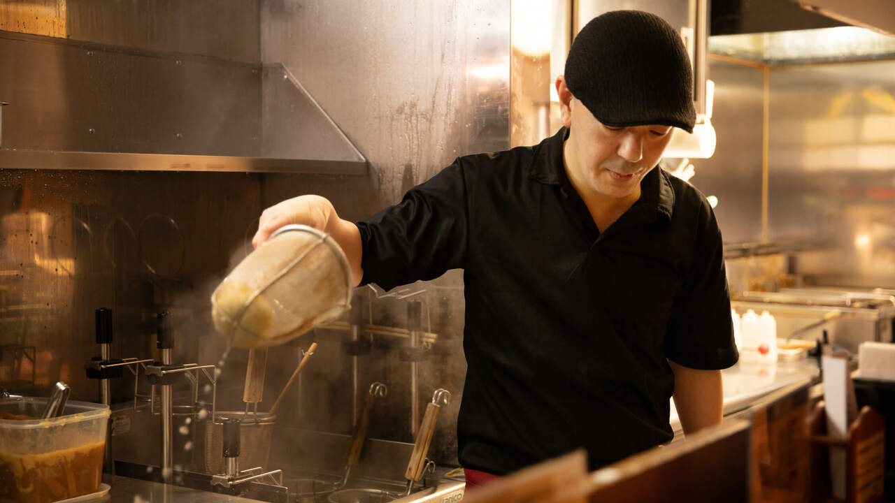 倉敷らーめん　升家で働く人の写真1枚目