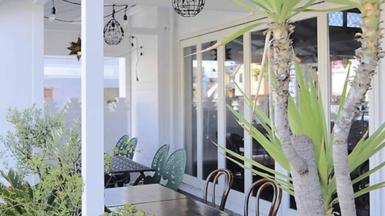 La FESTaで働く人の写真1枚目