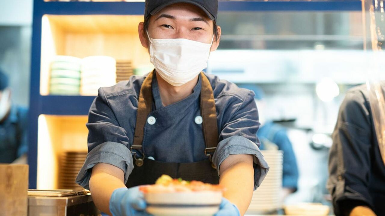 道の駅で働く人の写真2枚目