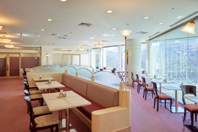 株式会社山の上ホテル-レストランヒルトップ 2枚目