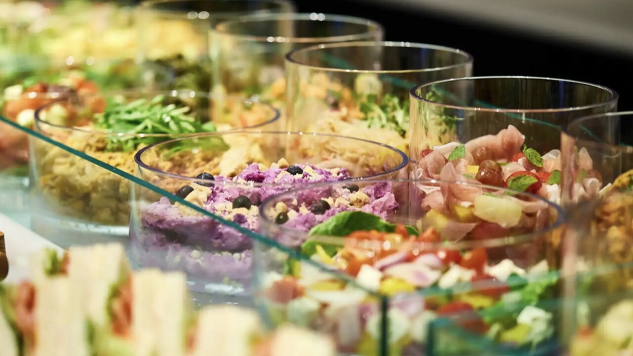 安里家ダイニング＆キッチンで働く人の写真1枚目