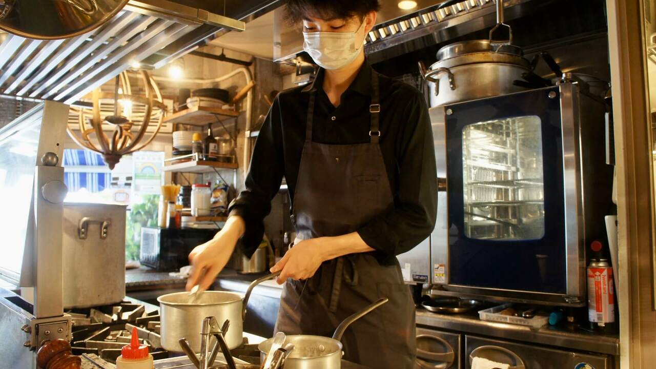 Fresh Seafood Bistro SARUで働く人の写真4枚目