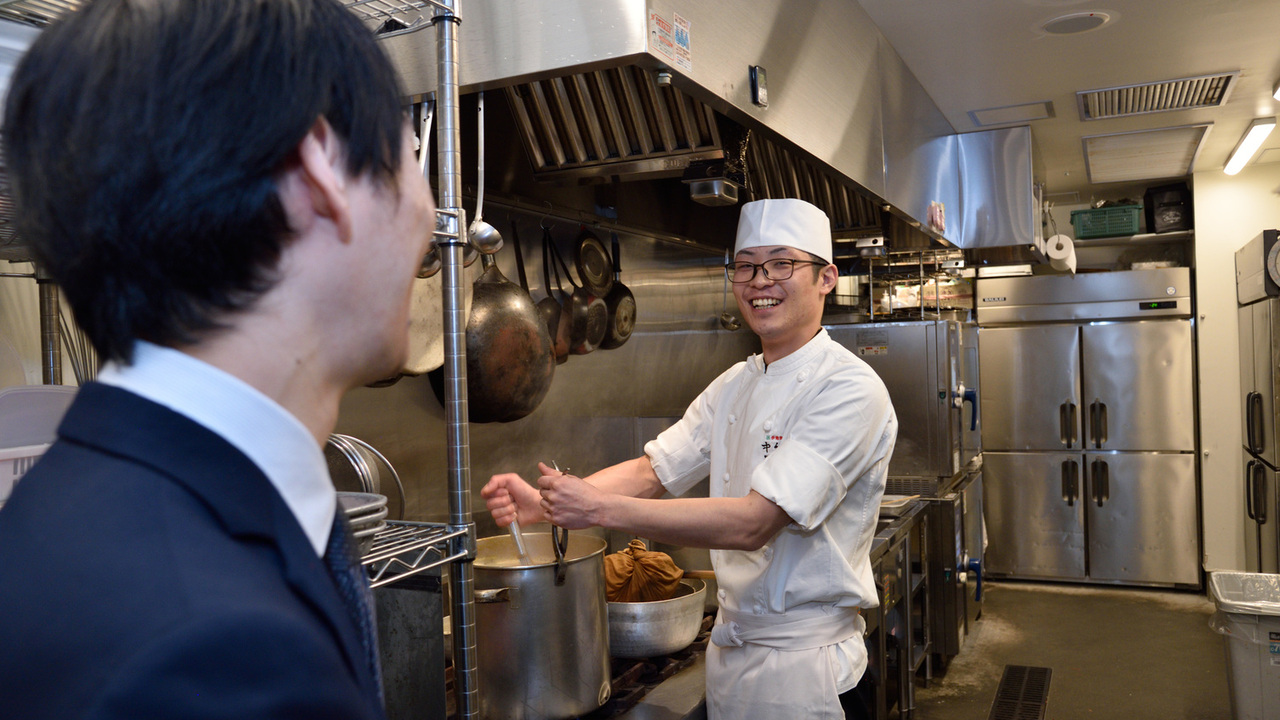活 伊勢海老料理 中納言で働く人の写真3枚目