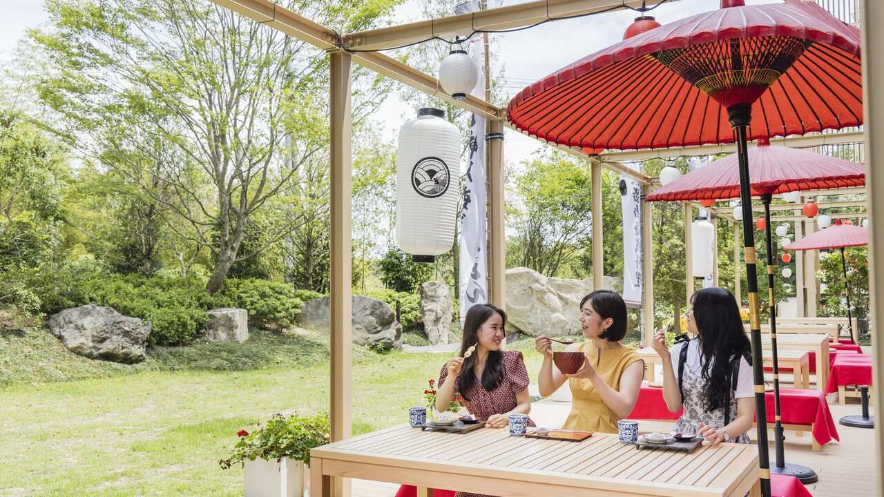 はじまりの島 海神人の食卓 宴で働く人の写真2枚目
