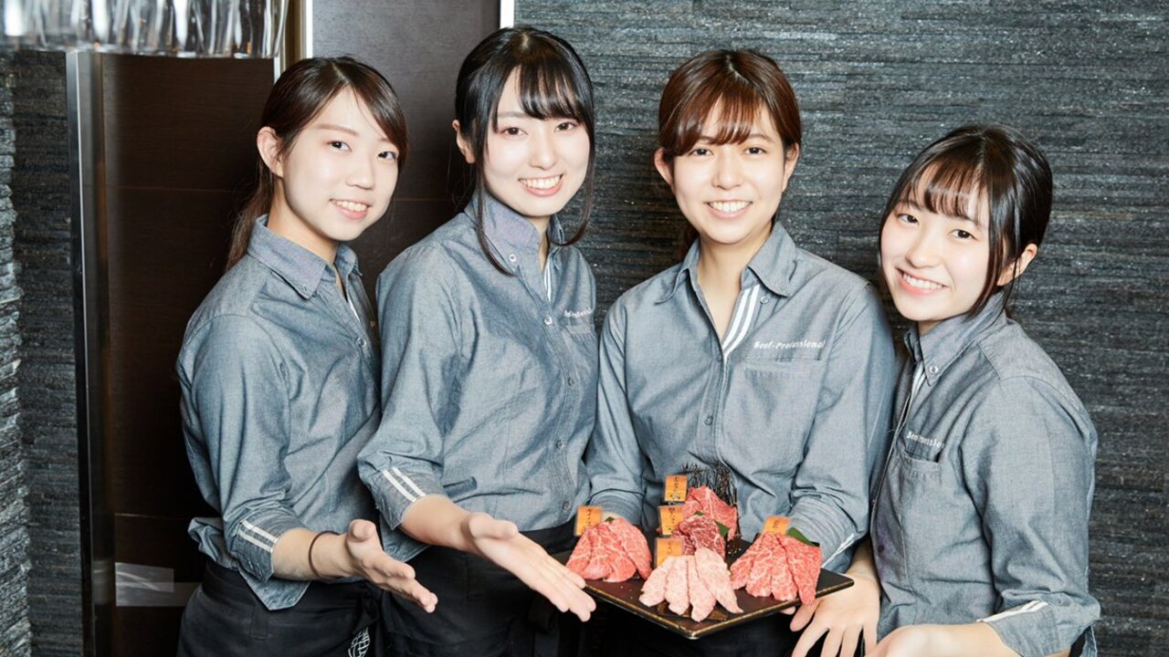 牛の達人で働く人の写真2枚目