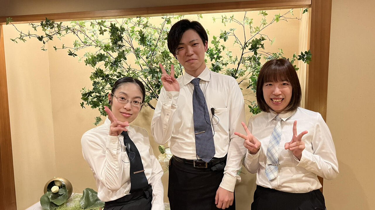 坂の上レストランで働く人の写真1枚目