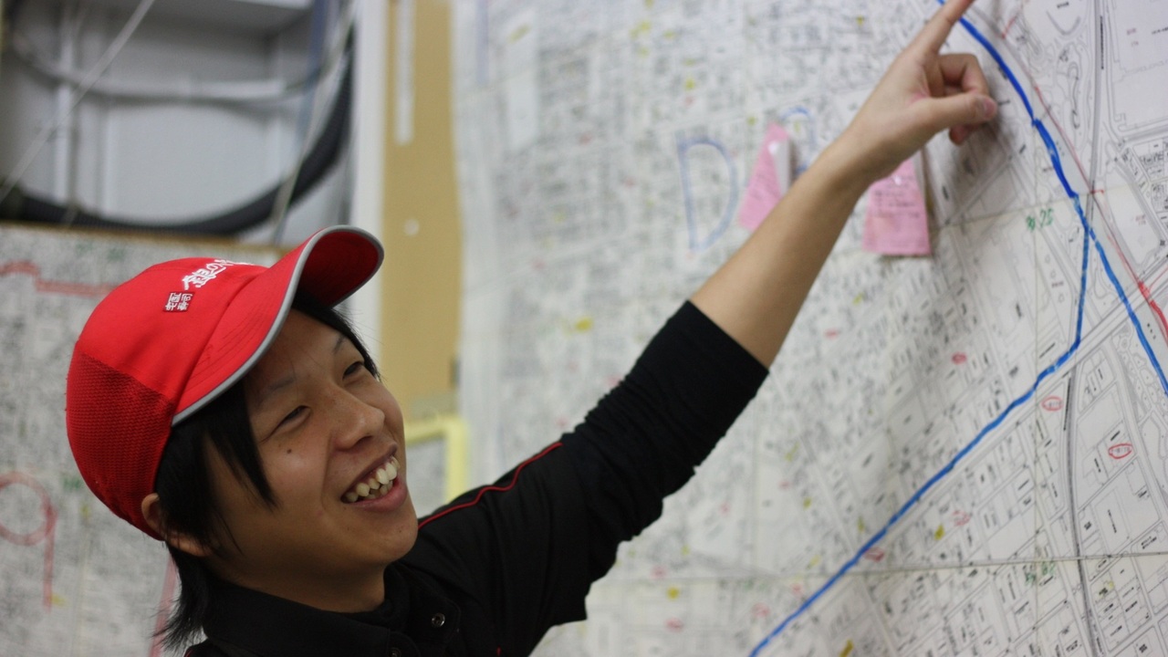 銀のさらで働く人の写真2枚目