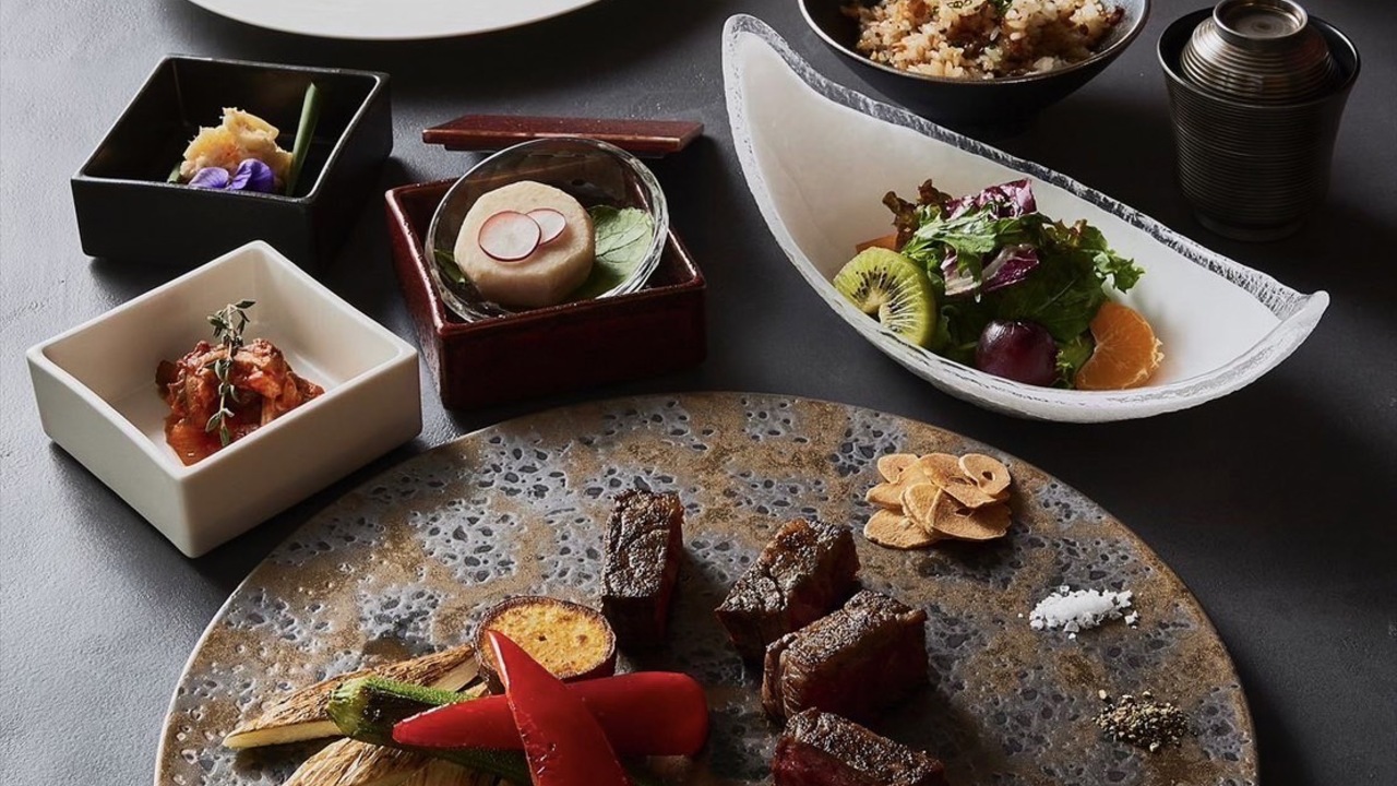 鉄板 薊 の事業内容の写真1枚目