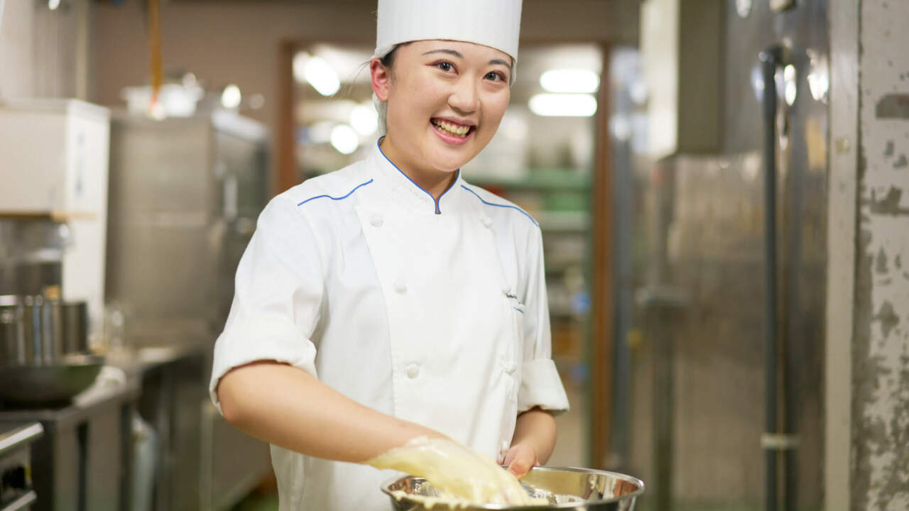 白樺リゾート池の平ホテルで働く人の写真2枚目