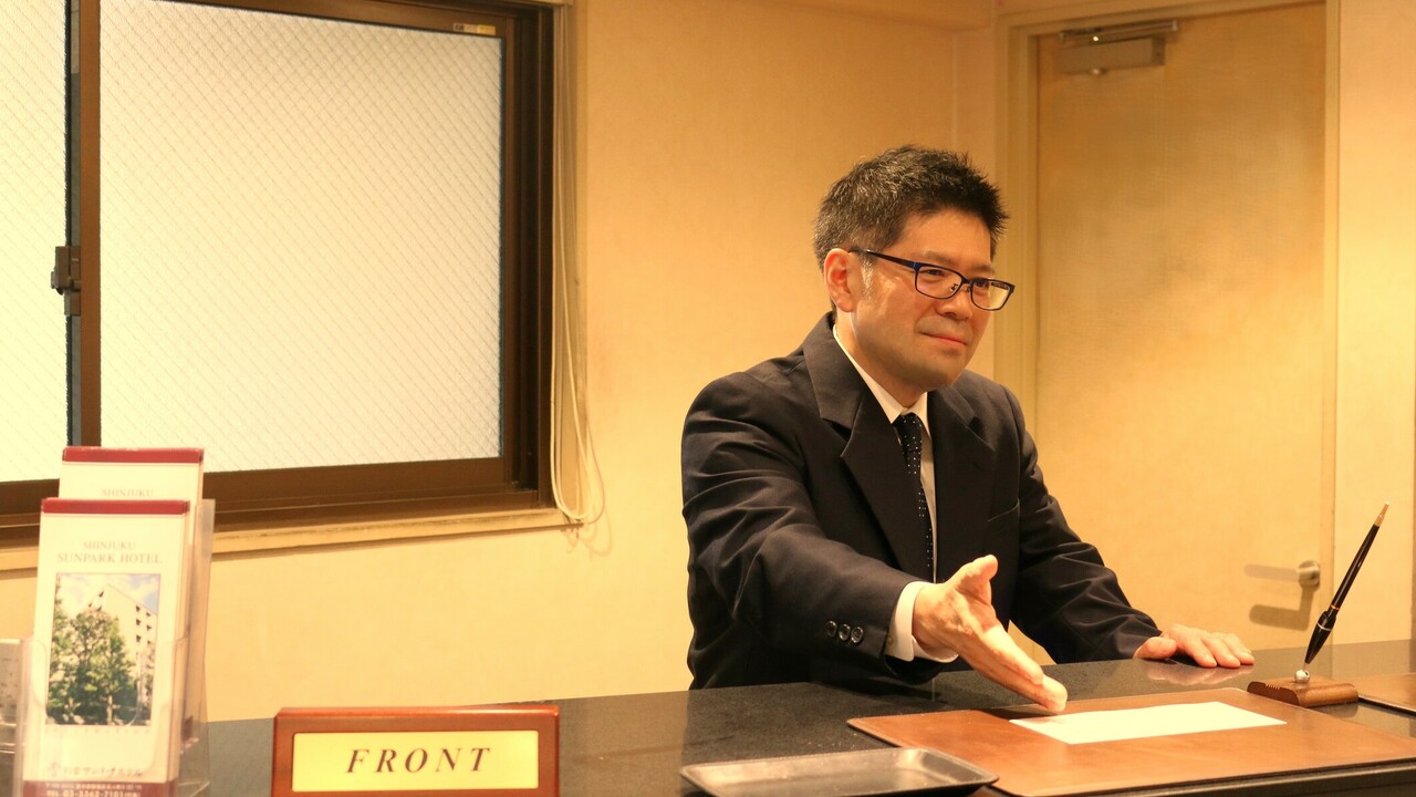 新宿サンパークホテルで働く人の写真1枚目