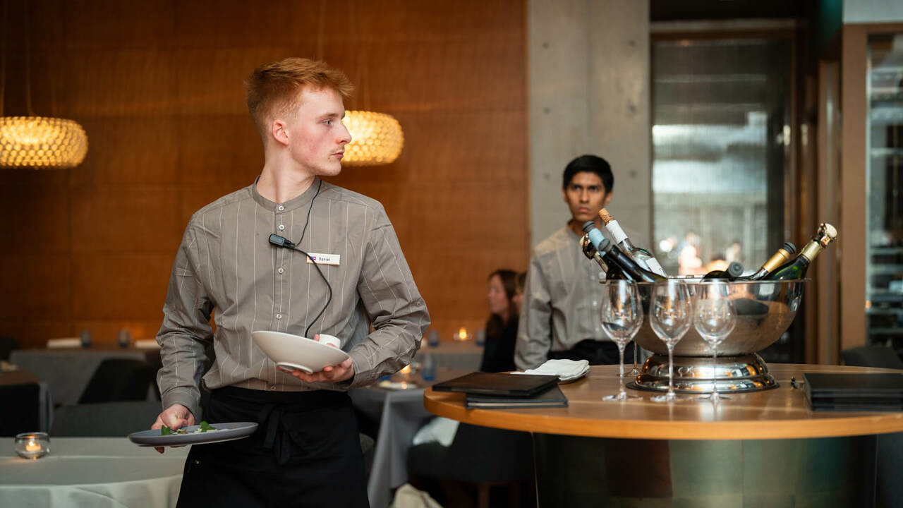 東京アメリカンクラブで働く人の写真1枚目