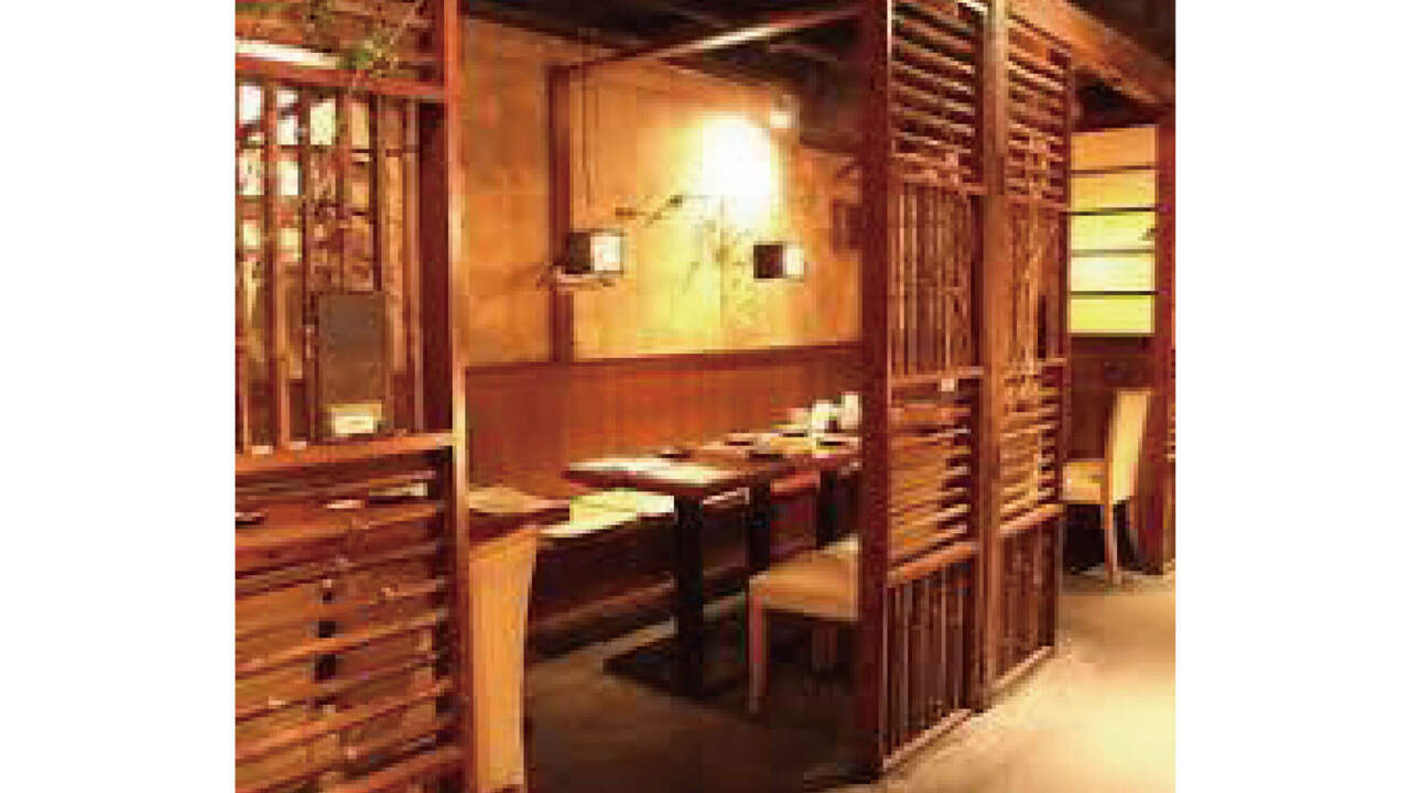 とり鉄で働く人の写真1枚目