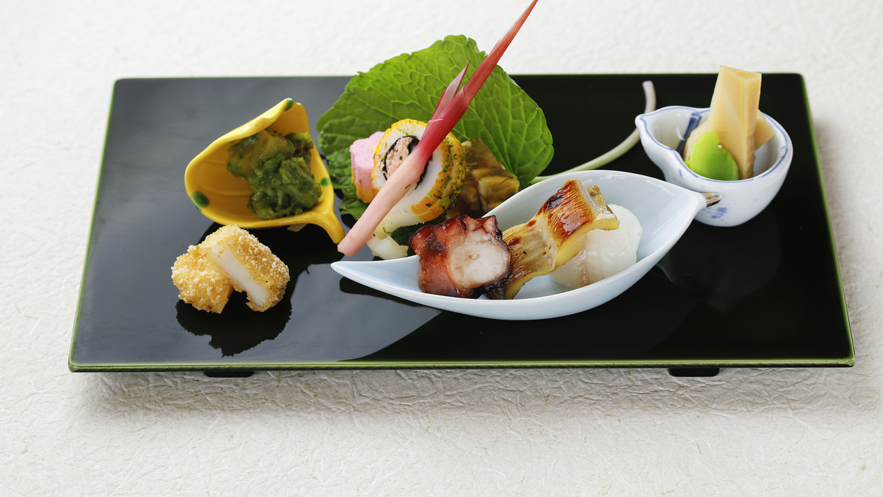 湯の宿松栄 で働く人の写真3枚目