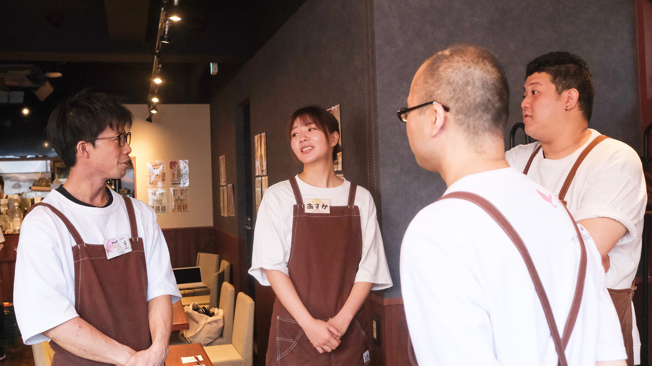 精肉問屋 串の玄太丸で働く人の写真1枚目