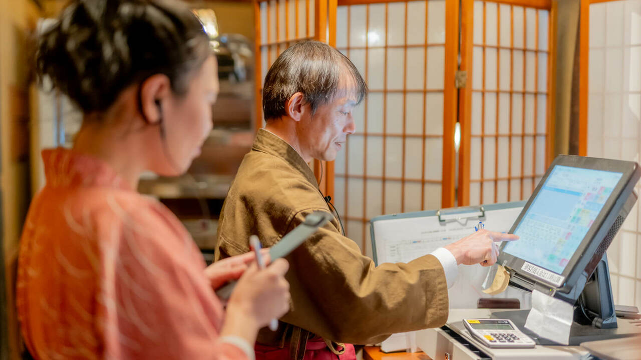 川場温泉かやぶきの源泉湯宿 悠湯里庵で働く人の写真3枚目