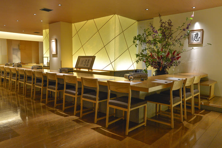 株式会社東京プレミアムダイニング-心・技・体 うるふ 2枚目