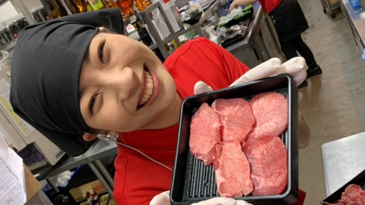 焼肉特急で働く人の写真3枚目