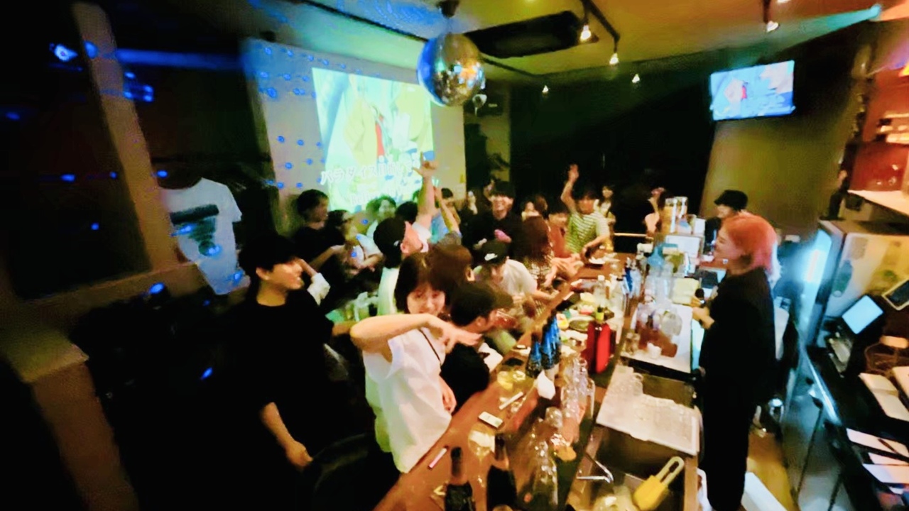 KARAOKE&DARTS BAR 1919の事業内容の写真1枚目
