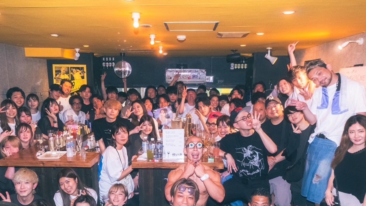 BAR 1919 STANDで働く人の写真3枚目