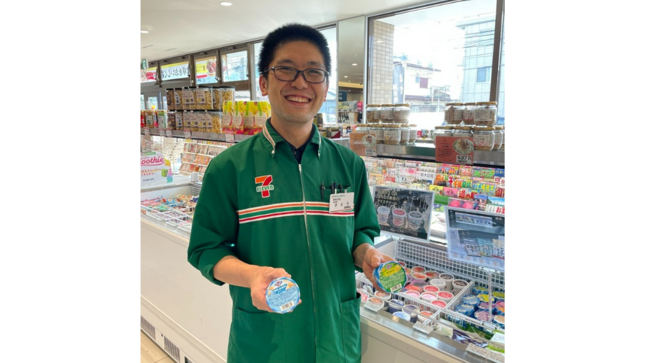 セブンイレブンで働く人の写真1枚目