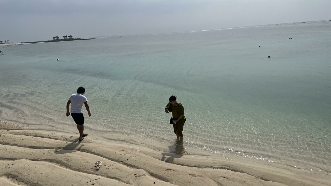 東北復興支援　出張牡蠣小屋　牡蠣奉行で働く人の写真2枚目