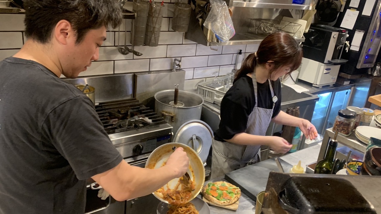 ピザ スタンド ポコで働く人の写真1枚目