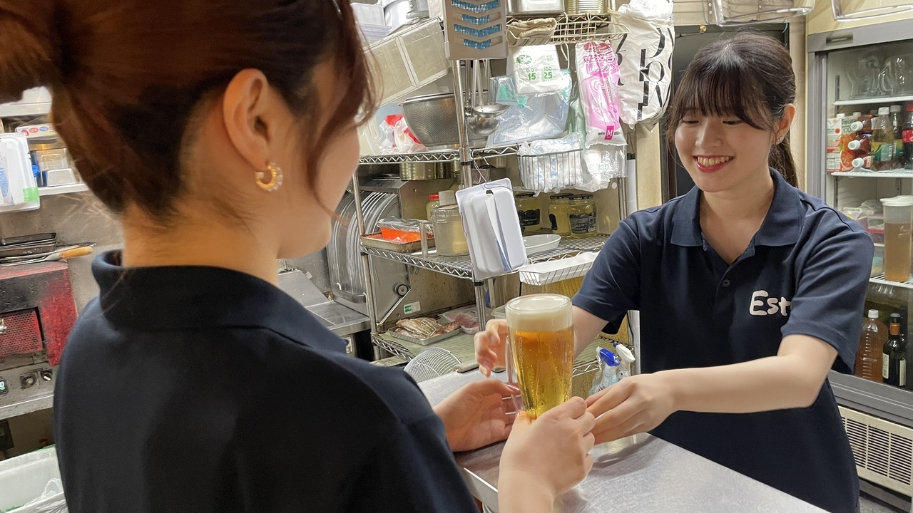 エストで働く人の写真2枚目