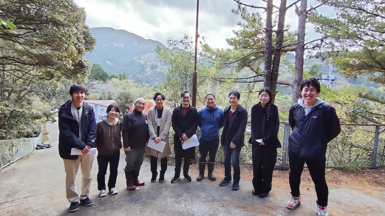 酒とビストロ KARASUで働く人の写真2枚目