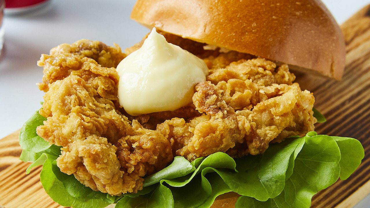 小樽ザンギとサケ 半身揚げのジョニーの事業内容の写真1枚目