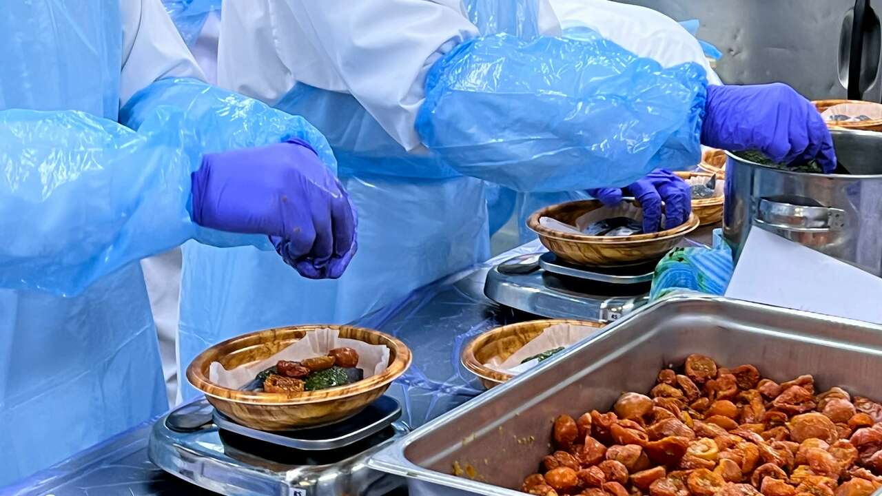 成城石井　店舗販売の事業内容の写真4枚目