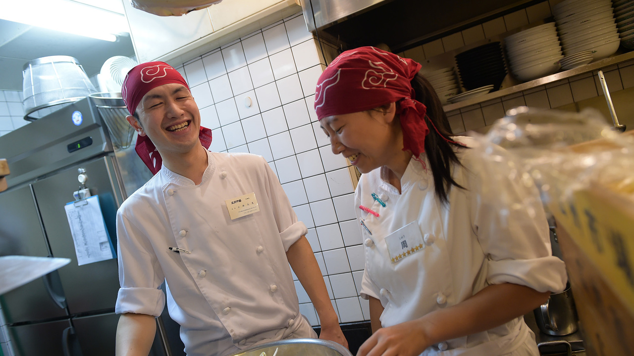 広州市場で働く人の写真3枚目