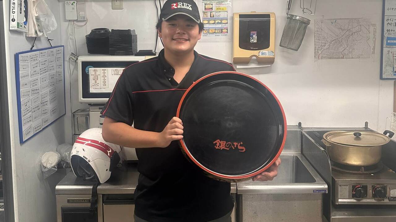 銀のさらで働く人の写真2枚目