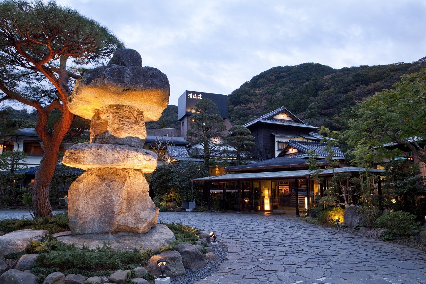 FJリゾートマネジメント株式会社-清流荘 3枚目