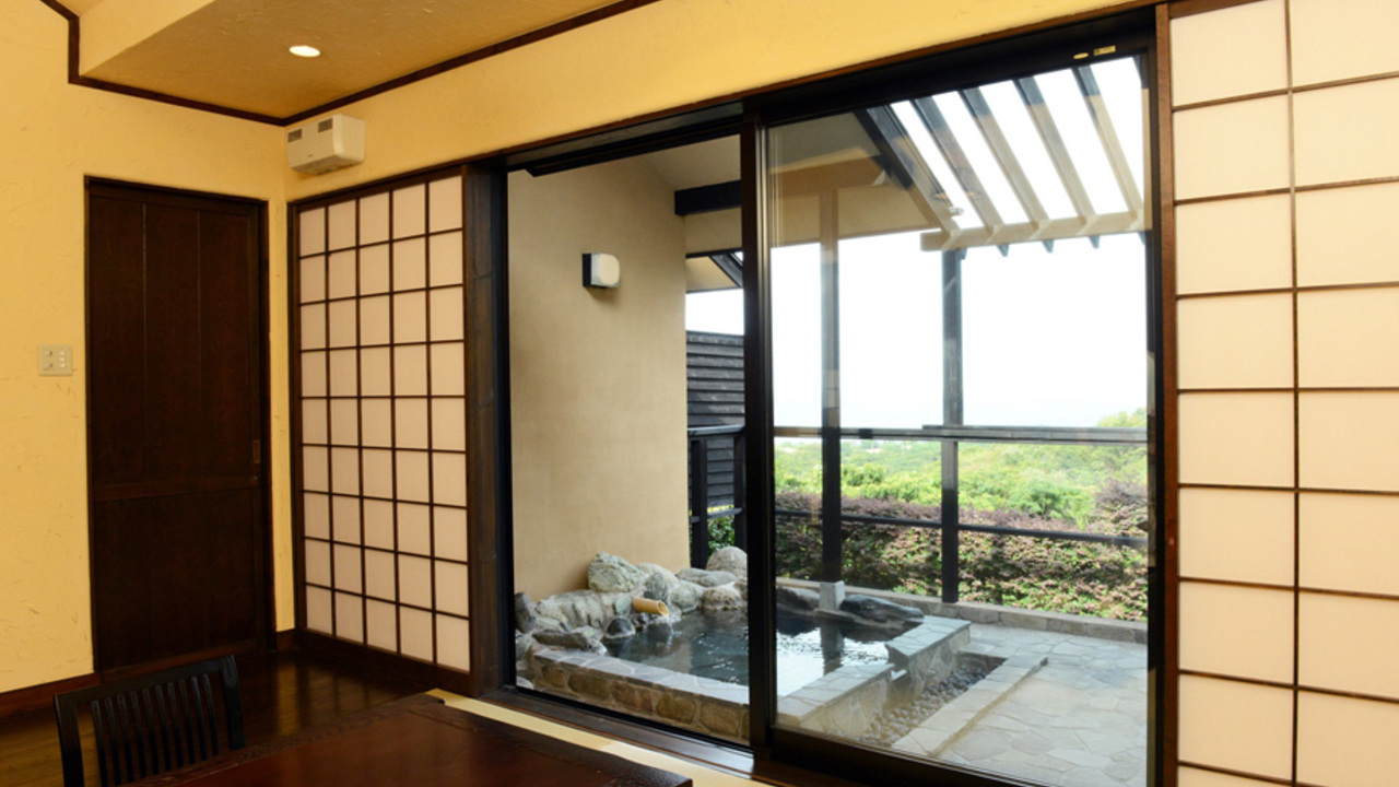 伊東遊季亭川奈別邸で働く人の写真2枚目