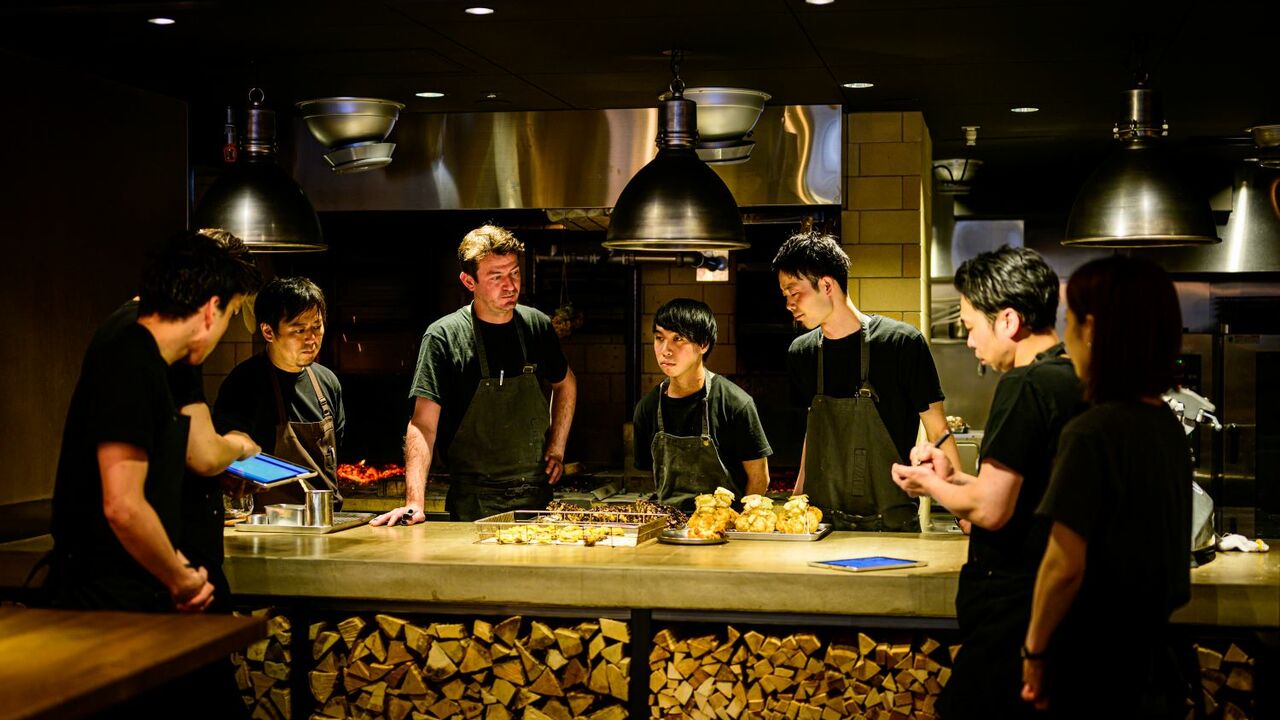 SMOKE DOORで働く人の写真1枚目