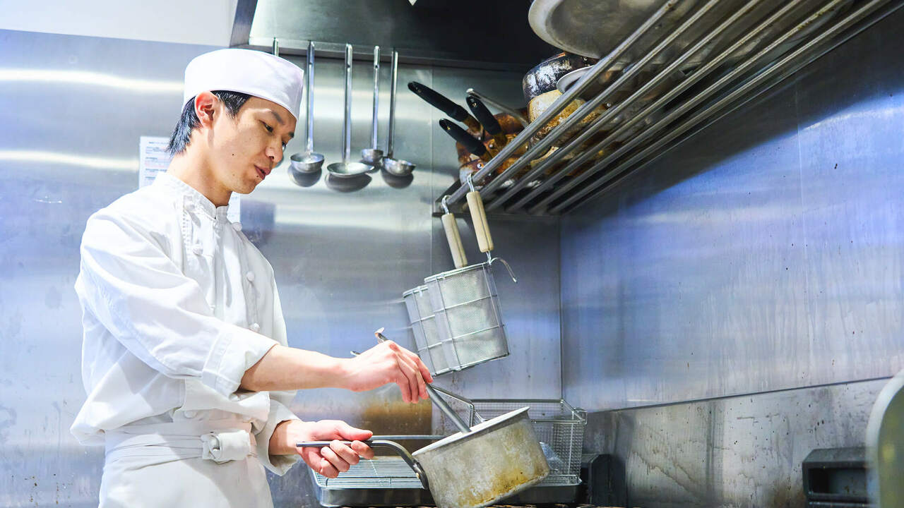 びすとろ家で働く人の写真1枚目