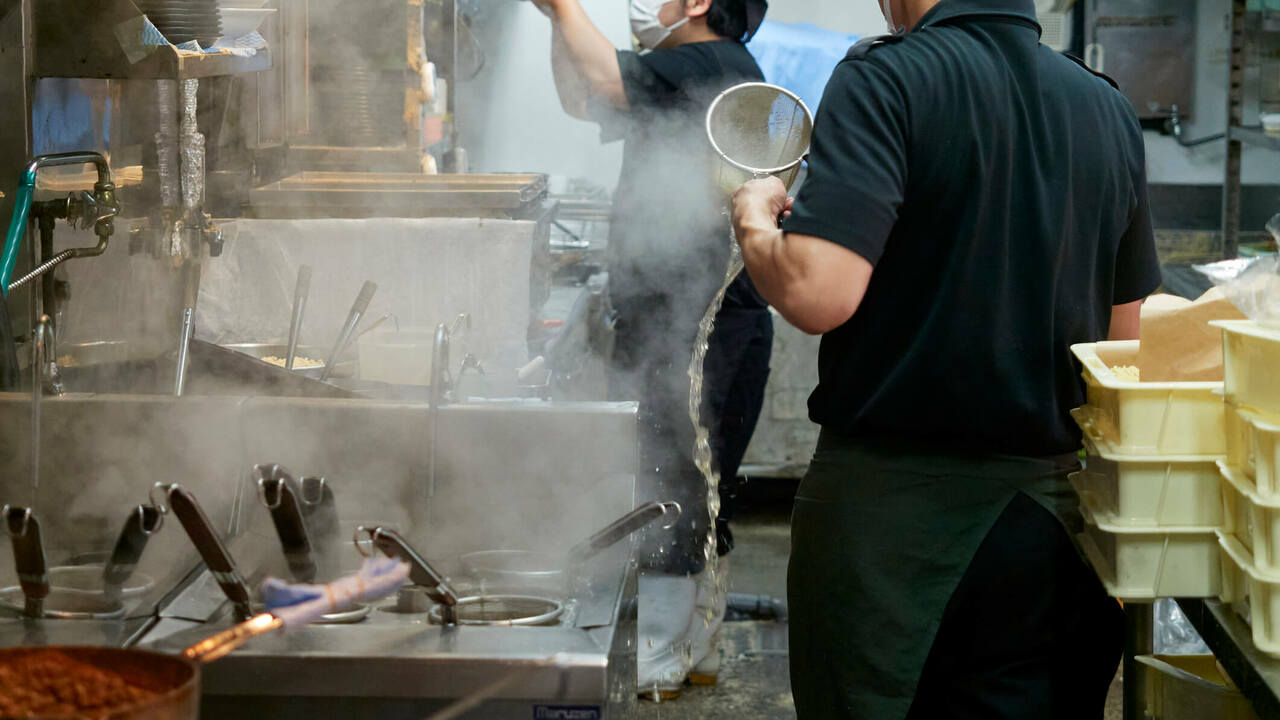 らーめん一作で働く人の写真4枚目