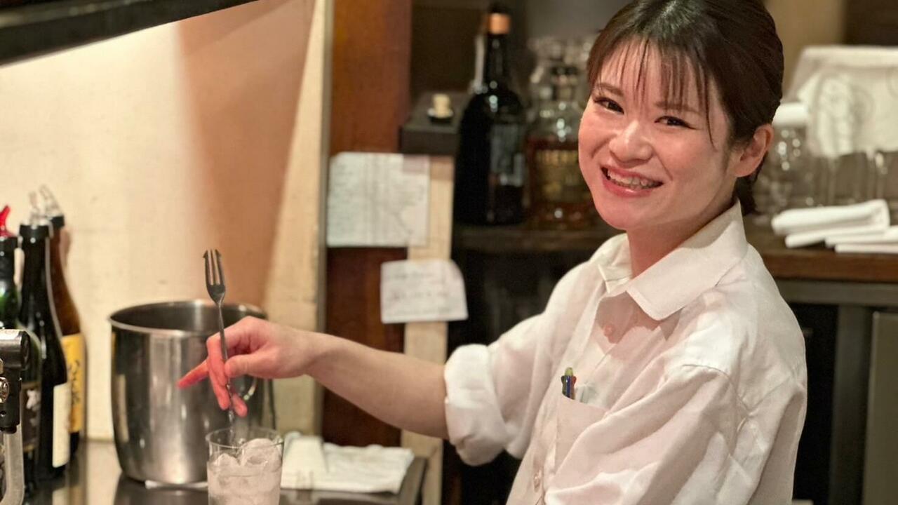 食幹で働く人の写真3枚目