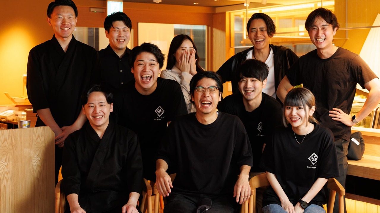 鮨業態で働く人の写真1枚目