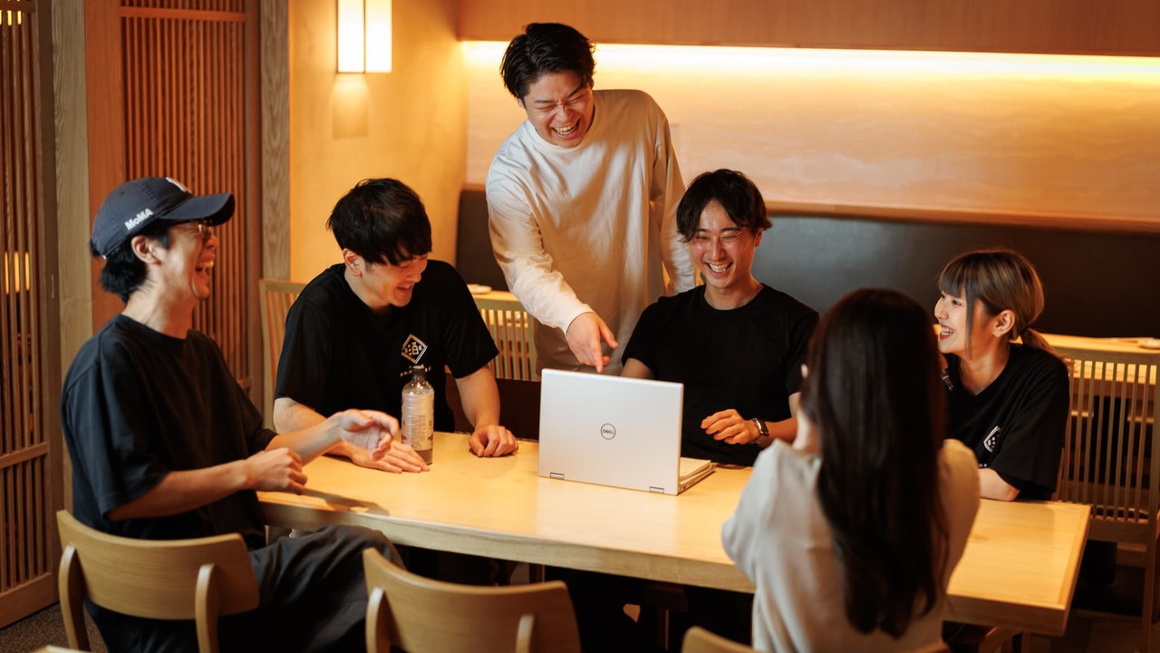 鮨業態で働く人の写真2枚目