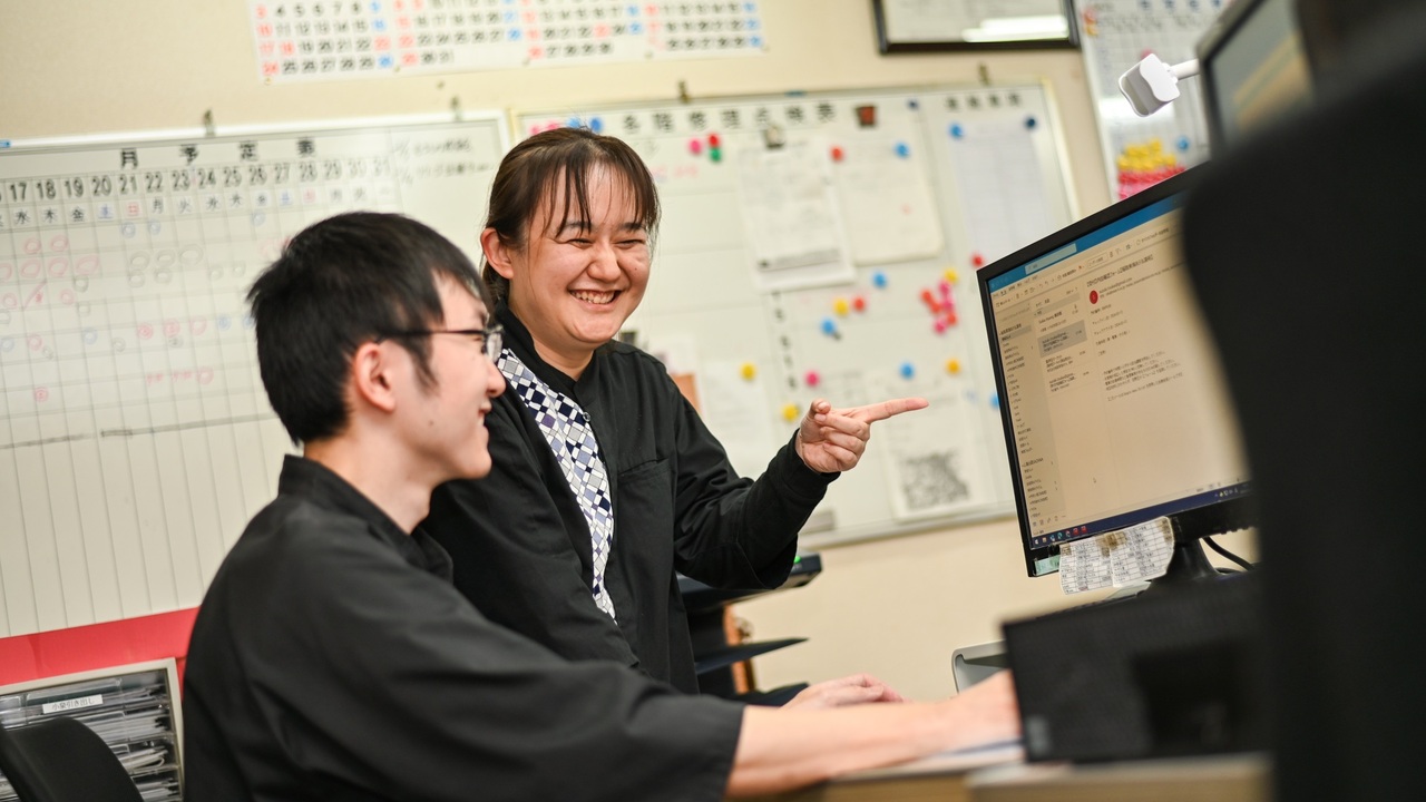 湯苑で働く人の写真4枚目