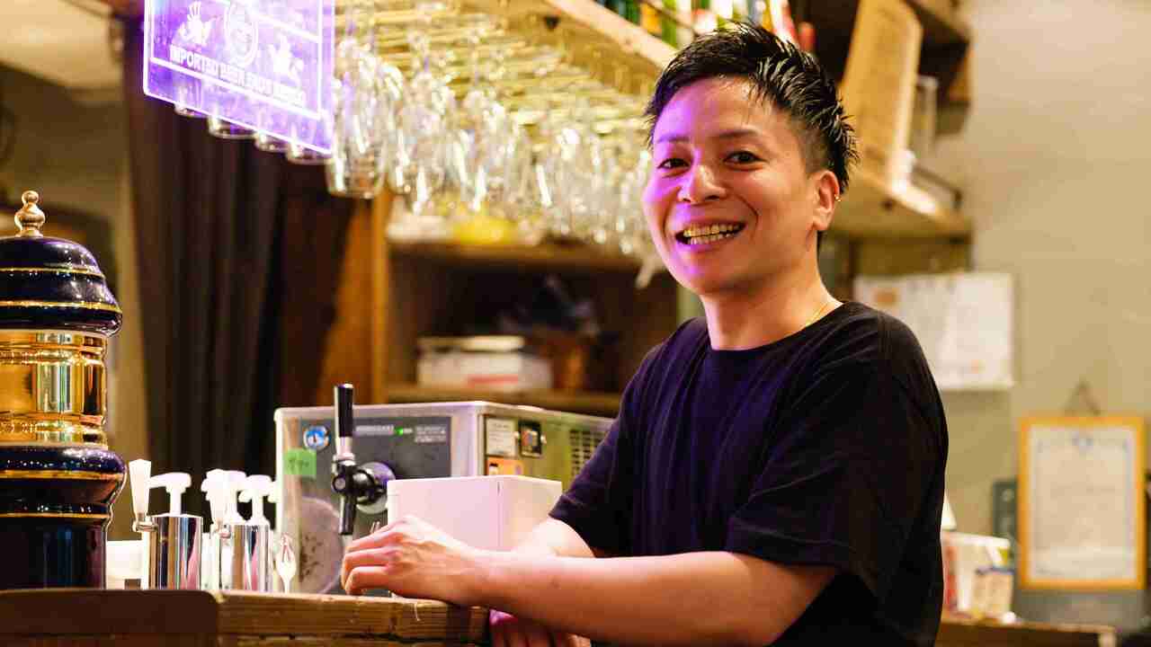 近江牛ステーキとがぶ飲みワイン ニクバルモダンミール大津店で働く人の写真1枚目