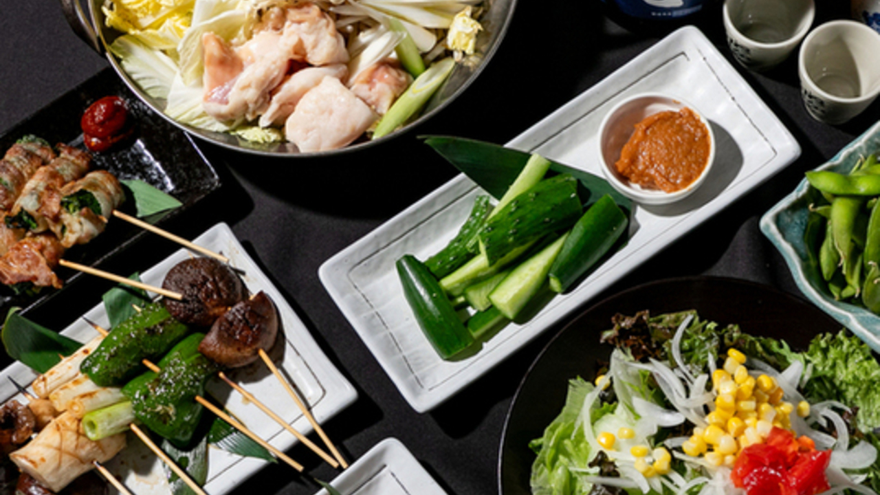 博多 野菜巻き串ともつ焼き けむり 浦和本店の事業内容の写真3枚目